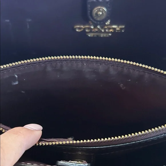 Coach Black Leather Tote with Gold Logo Plaque F48733 Avenue - Picture 7 of 12